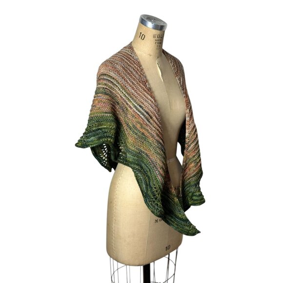Hand knit shawl with ombre colors green peach - Picture 2 of 6